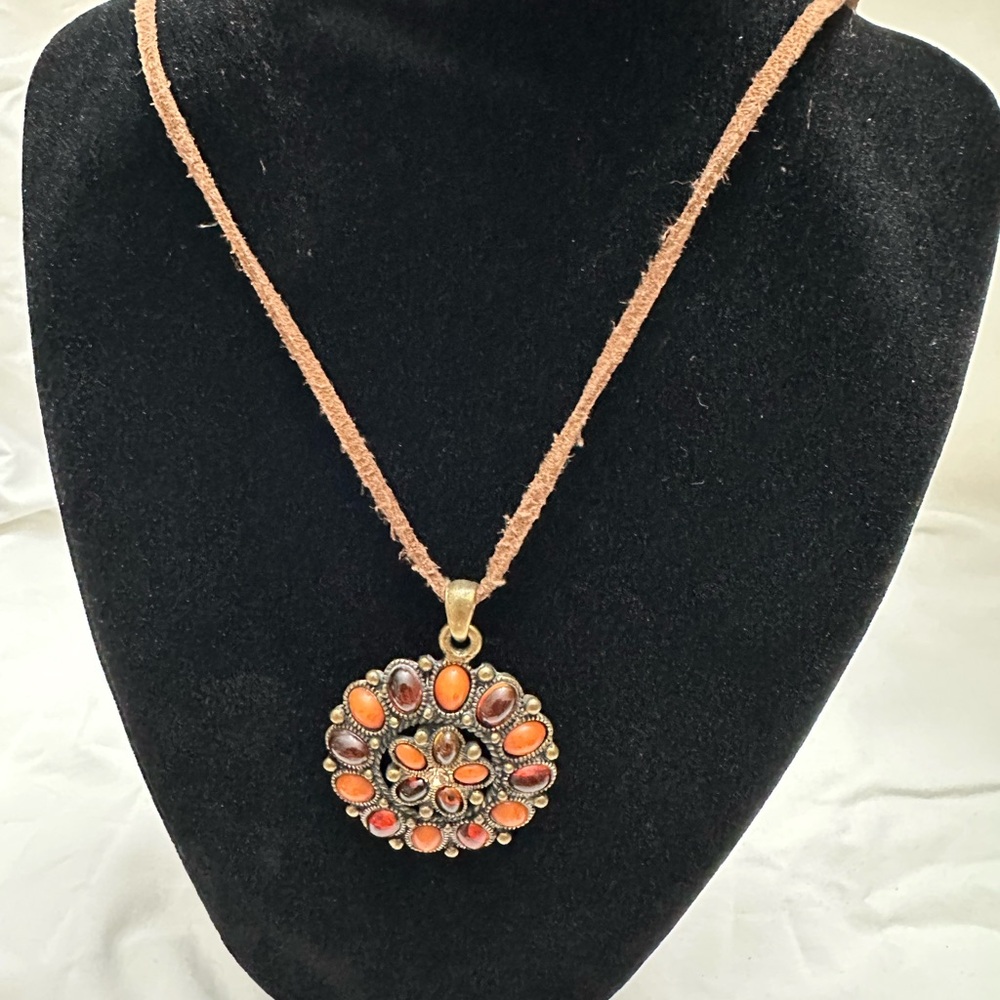 Elegant Orange and Gold Pendant Necklace